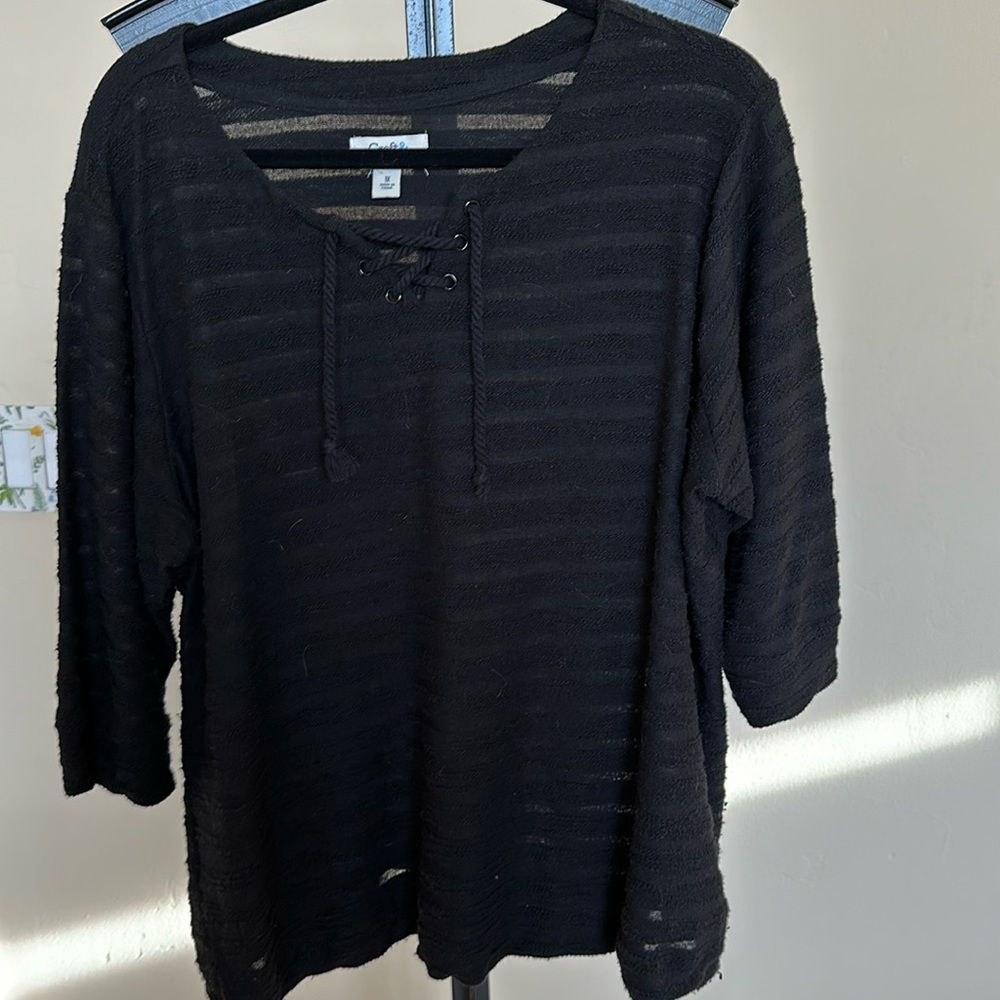 Black, crisscross top. 1X